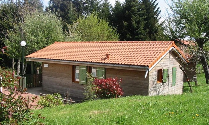 Les Noes Cabaña | Chalet accesible con 2 habitaciones, terraza privada, piscina y actividades en Los Noës