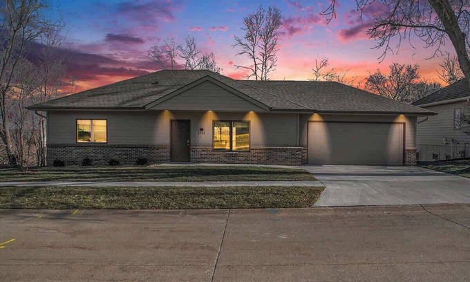 Council Bluffs Casa | Accessible Escape- Completely Handicap accessible!