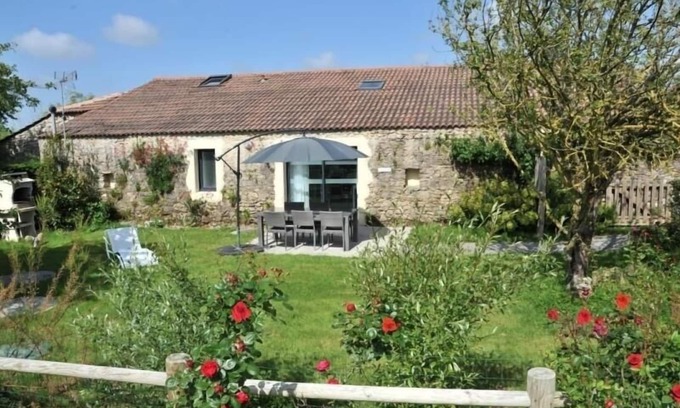 Soullans Cabaña | Gîte rénové avec accès handicapé, spa, piscine chauffée et ponton de pêche