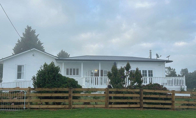 Nukuhou Cabaña | Accessible Ohope Beach Country Cottage