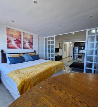 North Beach Apartamento | Accommodation Front - Beachfront 3 Sleeper with Ocean Views