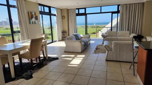 Durban Point Apartamento | Accommodation Front - Regal 6 Sleeper Across the Ocean