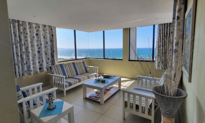 Durban Point Apartamento | Accommodation Front - Tastefully Furnished 6 Sleeper with Ocean Views