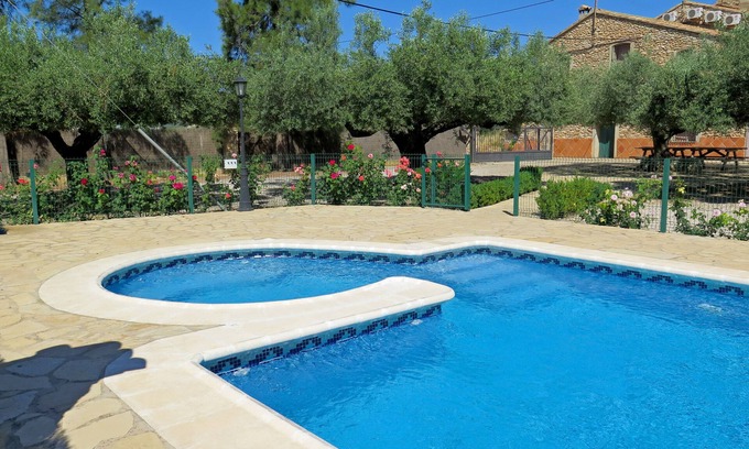Vall d'Alba Cabaña | Alojamiento en Castellón (6 personas). Disfruta de la piscina en familia
