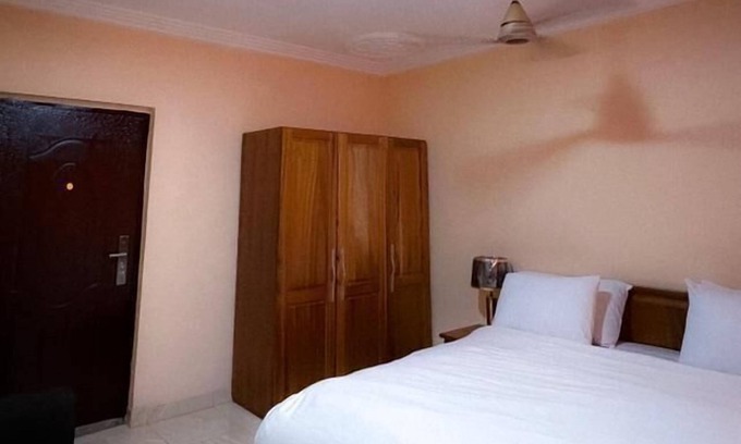 Bono East Region Casa | Accra-5Bedroom-3Bathroom-PrivateParking