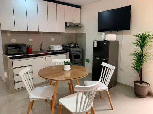 San Miguel Apartamento | Acogedor departamento amoblado en san miguel, primer piso, wifi.