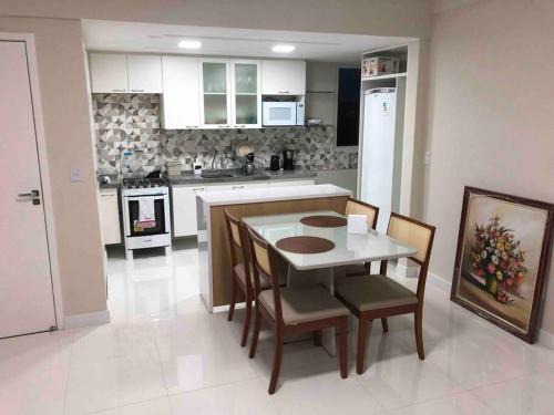 Salinas Apartamento | Aconchegante-novo, moderno-familiar, fácil acesso