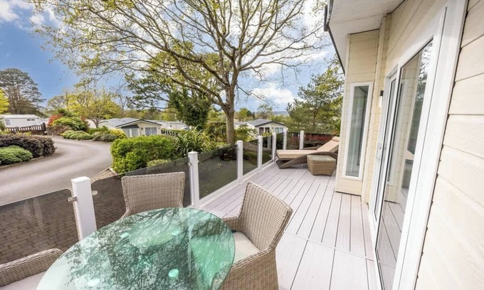 Hamworthy Casa | Acorns Summary: Three