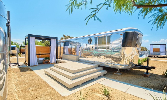 Desert Hot Springs Hotel | Acres Landing
