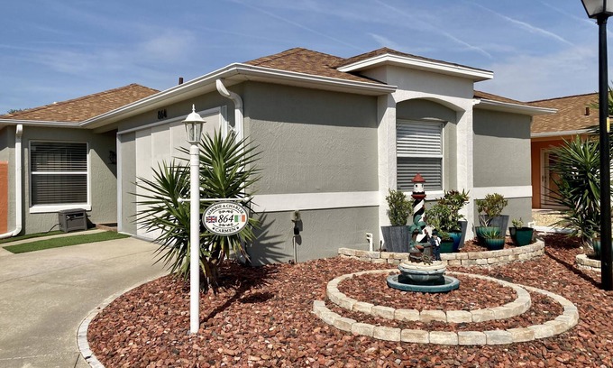 The Villages Casa | Across from Tierra del Sol pub, pool, sports & golf!