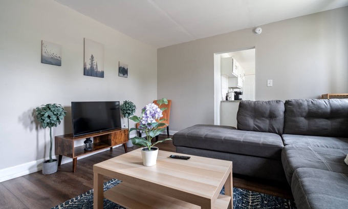 Arena District Casa | Across Goodale Park | Short North | Convention Center | Near OSU | Private Off Street Parking