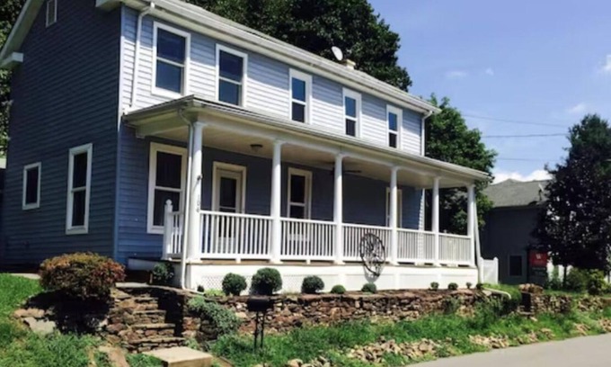 Milford Casa | Across the street from the Delaware River! Walk to Main Street of Milford NJ!