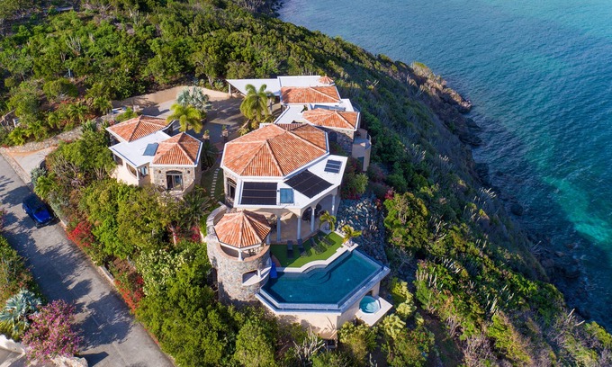 Ditleff Point Villa | Villa frente al mar real - Cuatro King Master Suites iguales