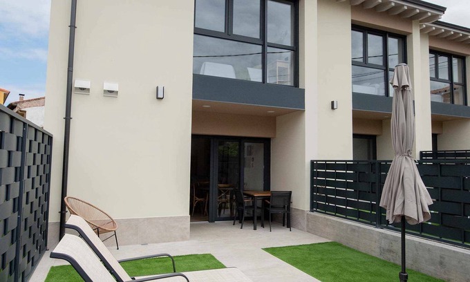 Poo Apartamento | ADOSADO-DUPLEX ADAPTADO zona de playa y montaña