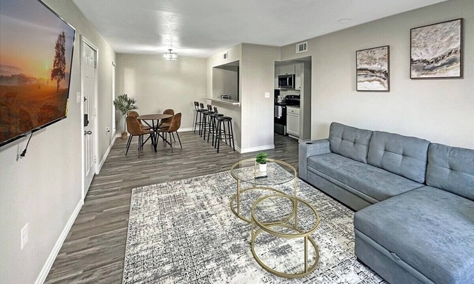Addison Apartamento | Addison, Free park, Wi-Fi, Pool and Gym