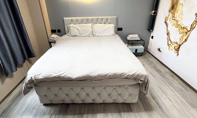 Pembroke Dock Cama Y Desayuno | Addison's Japanese Zen. Whole House or Room. Next to Asda and town center!