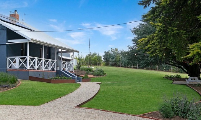 Carey Gully Cabaña | Adelaide Hills Luxury Cottage