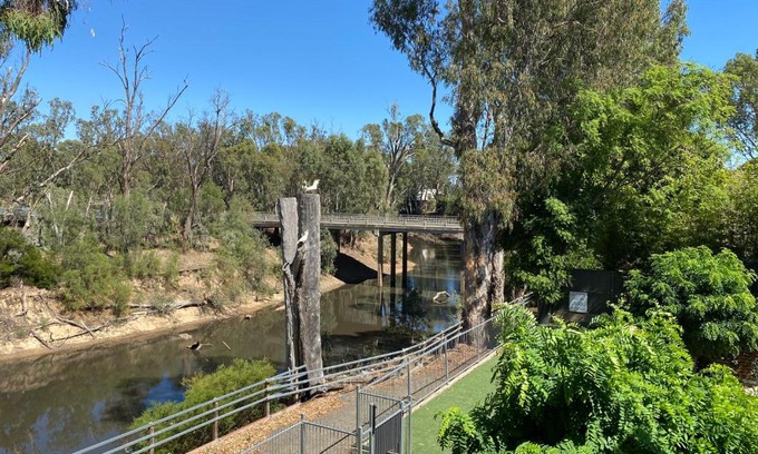 Echuca Apartamento | Adelphi Apartments 3 or 3A - Downstairs 2 Bedroom or Upstairs King Studio with Balcony