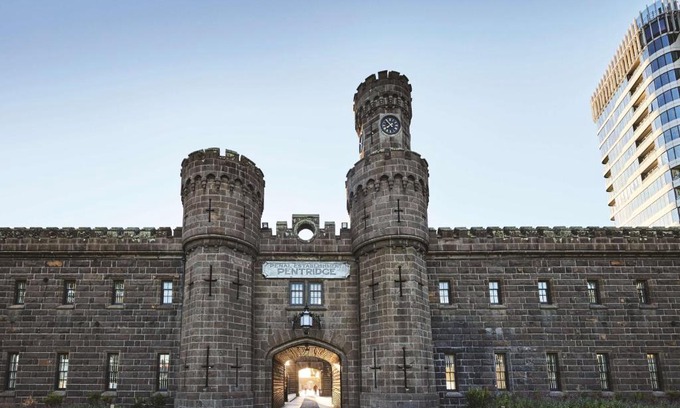 Coburg Hotel | Adina Apartment Hotel Melbourne, Pentridge
