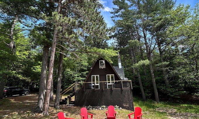 Wilmington Chalet De Esquí | Adirondack Cozy Chalet Private & Minutes to Hiking, Fishing & More. Pet Friendly