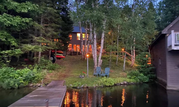 Rainbow Lake Cabina | Adirondack Luxury Cabin on Rainbow Lake NY. Secluded. Area Activities & Fun!