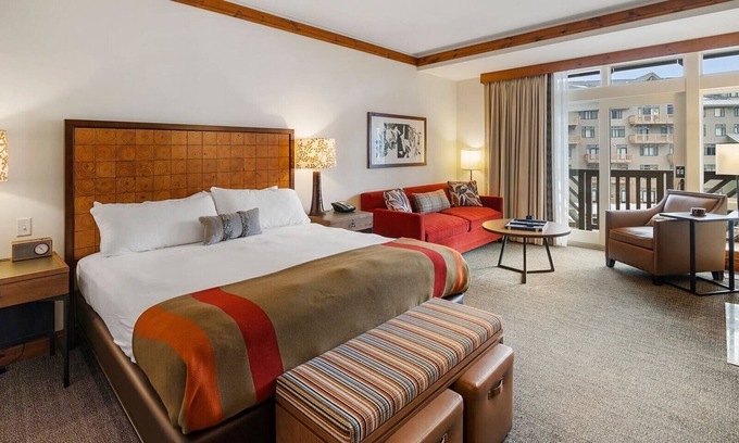 Stowe Area Condominio | Adjoining Studios on Top floor @Spruce Peak!