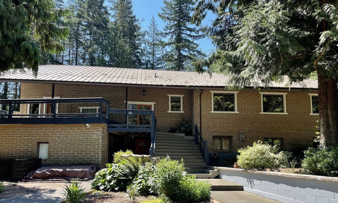Point Roberts Casa | Adobe by the Sea. Sleeps 16+ with tons of extras!