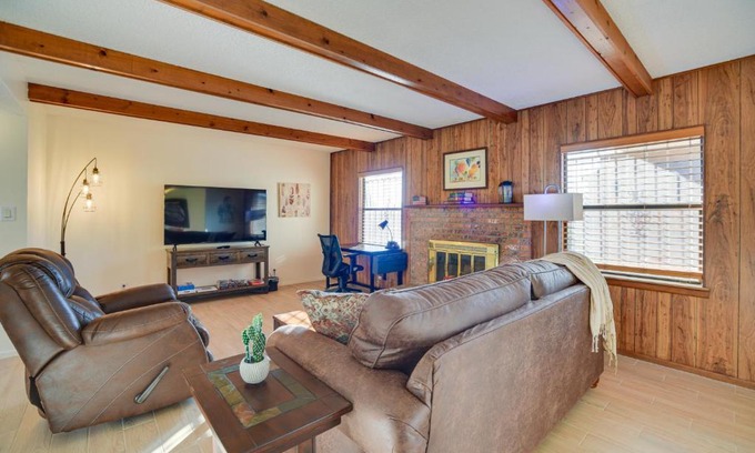 Northeast Heights Casa | Adobe Home in Albuquerque with Covered Patio