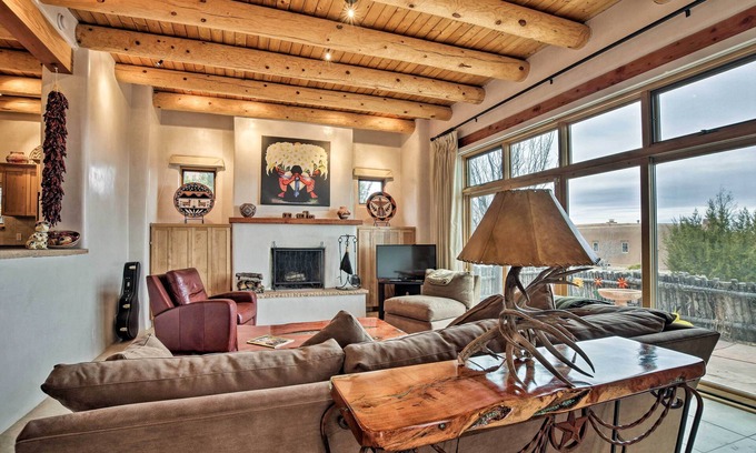 Tesuque Casa | ¡NUEVO! Adobe-Style Santa Fe Home - 17 Mi. a Ski SF!