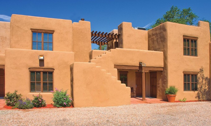 Downtown Santa Fe Complejo | ¡Estudio de estilo Adobe con chimenea a gas, área de barbacoa en el centro vacacional y más!