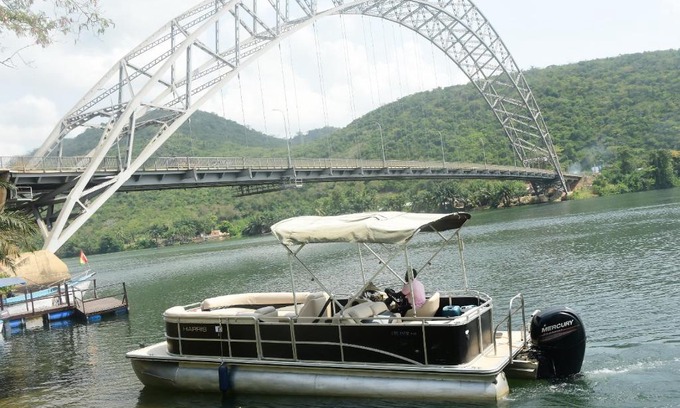 Akosombo Otro | Adomi Bridge Garden