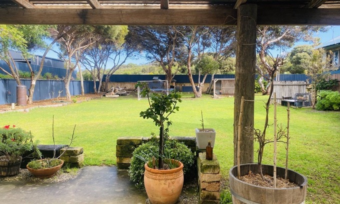 Sinclair Cabaña | adorable 1 bedroom cottage surrounded by trees