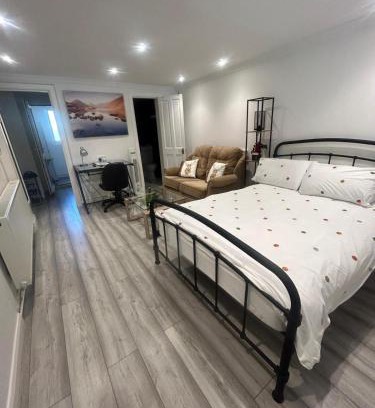 Cambridge Apartamento | Adorable 1-bedroom entire place with free parking