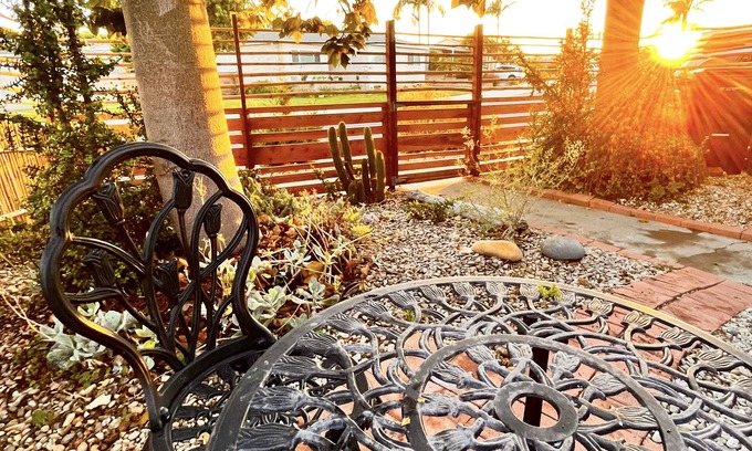 Bay Ho Casa | Adorable 1 bedroom house 8 min from La Jolla!