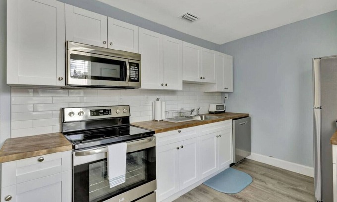 Fort Pierce Casa | Adorable 1 BR carriage house!