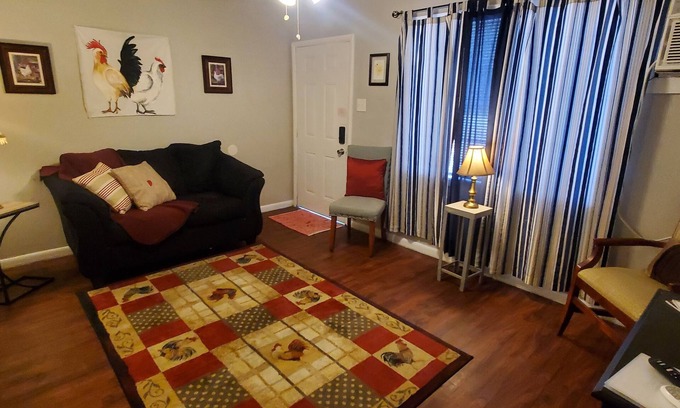 West Monroe Apartamento | Adorable 1br/1ba apartment close to everything