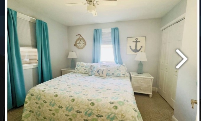 Townsend's Inlet Condominio | Adorable 1st floor, 3-bedroom condo with great porch 5 mins from the beach