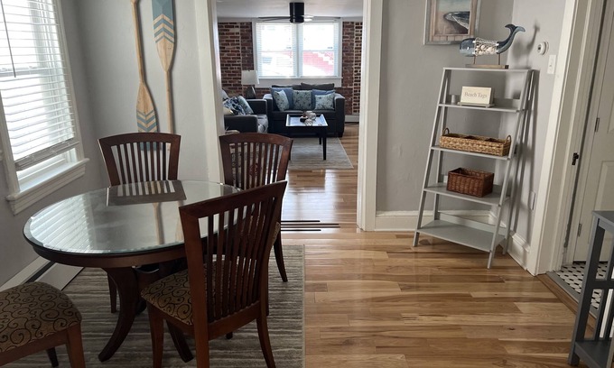 Ventnor City Apartamento | Adorable 1st floor apartment 2 blocks to the beach.