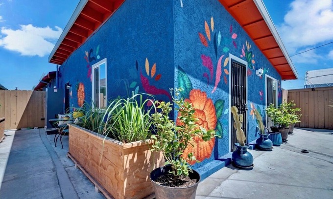Logan Heights Casa | Adorable 2 Bed 1 Ba Casita with Murals - Parking, WIFI, Central San Diego