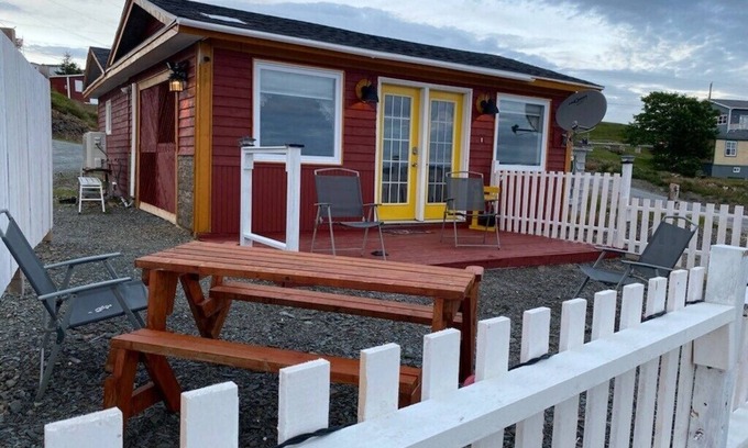 Terra Nova Cabina | Adorable 2-bedroom guesthouse with an amazing view