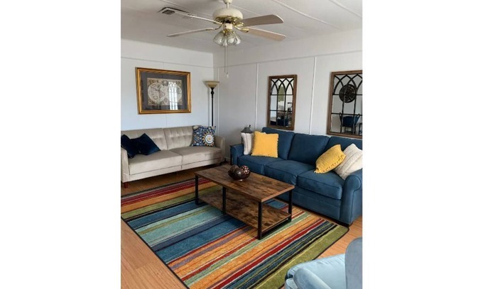 Gainesville Casa | Adorable 2 Bedroom 1 Bath Duplex