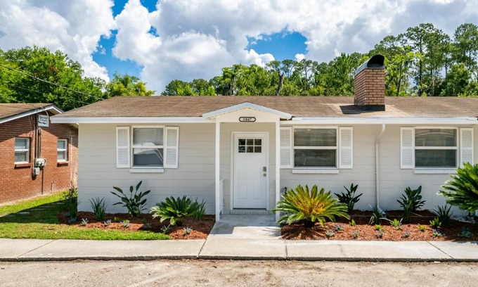 Southside Casa | Adorable 2bed1bath Unit Sleeps 4 Close To Town Center Downtown Beach Mayo Clinic