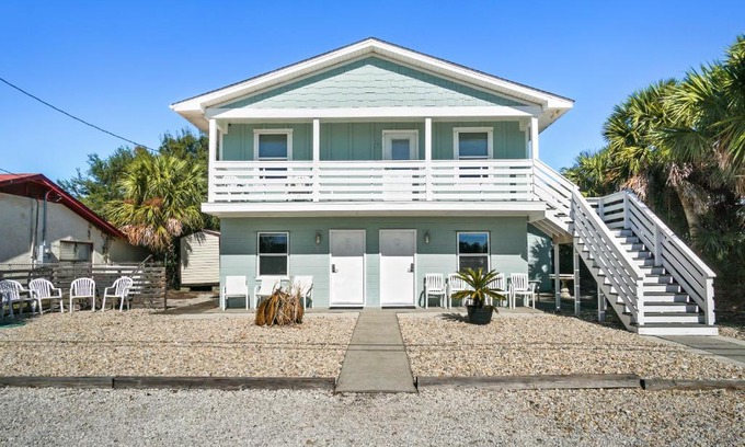 Laguna Beach Estates Casa | Adorable Beach Cottages by Panhandle Getaways