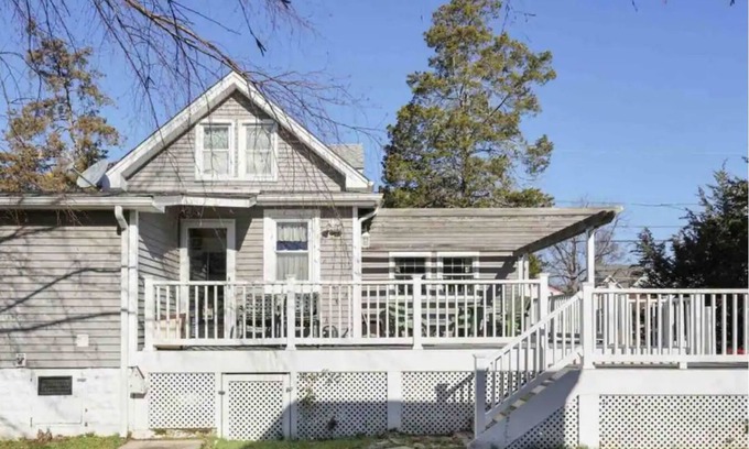 Bayville Casa | Adorable beach getaway