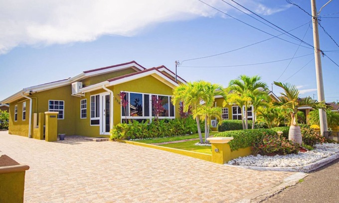 Mammee Bay Casa | Adorable Beach House in Drax Hall~Gated~Pool~Gym