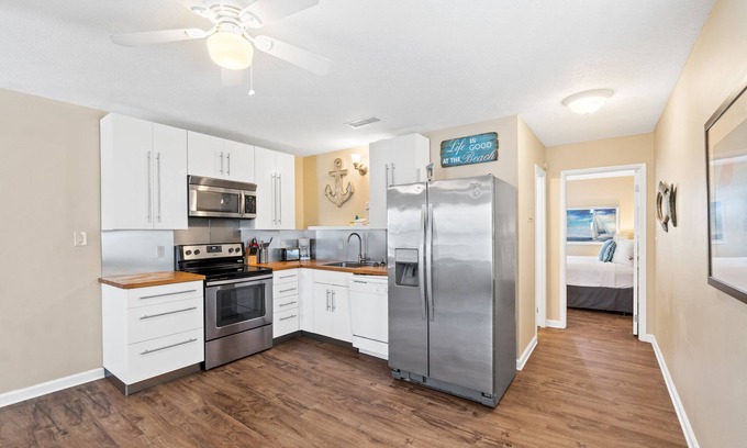 Laguna Beach Estates Condominio | Adorable Beach Cottages in Panama City Beach by Panhandle Getaways