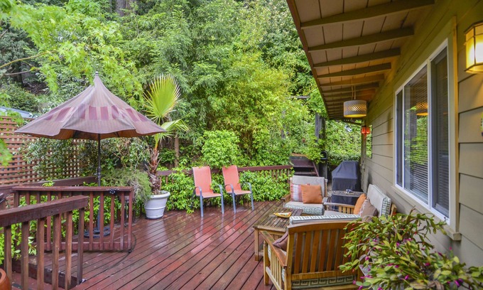Guerneville Cabina | Adorable Bonne Chere! Bañera de hidromasaje, se admiten perros, ¡camina hacia el río ruso!