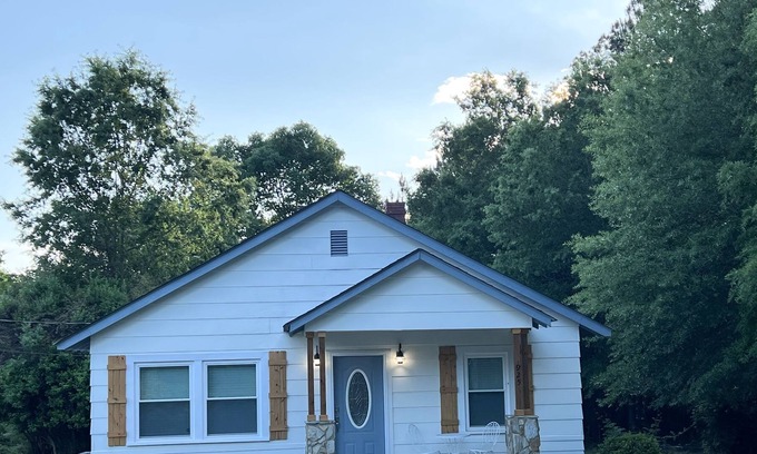 Badin Casa | Adorable Bungalow...near Badin Lake and Lake Tillery!