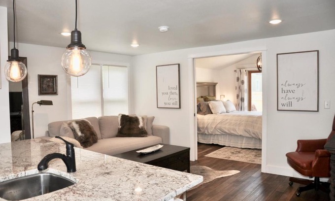 Rapid City Casa | Adorable Bungalow w/Private Patio Mins away from Downtown Rapid City