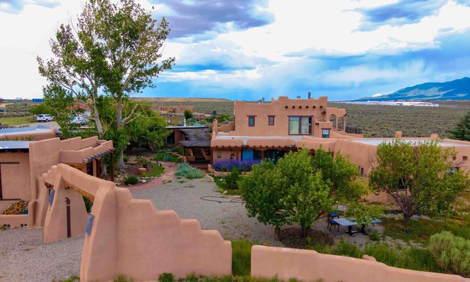 Taos Cabina | Adorable Casita in The Enchanted Circle